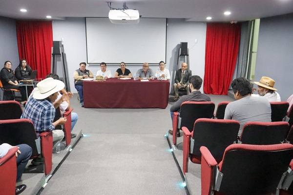 tonantzin-recibe-comitiva-mercado-cosme-razo