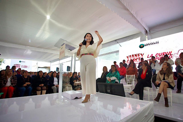 Diputada federal Vianey García rinde su primer informe en San Rafael Tlanalapan