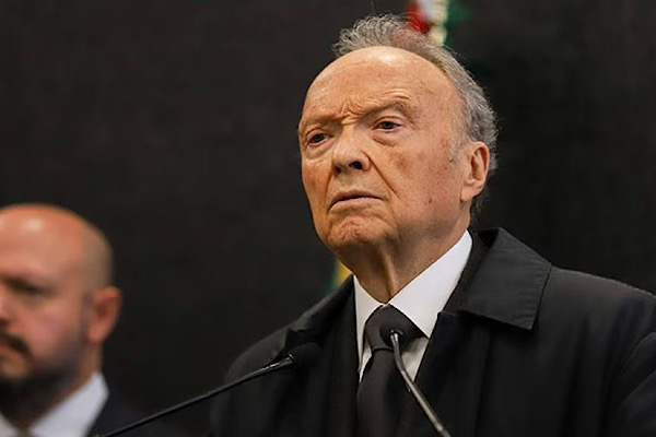 Alejandro Gertz Manero renuncia a la FGR; presidencia tendrá que enviar terna