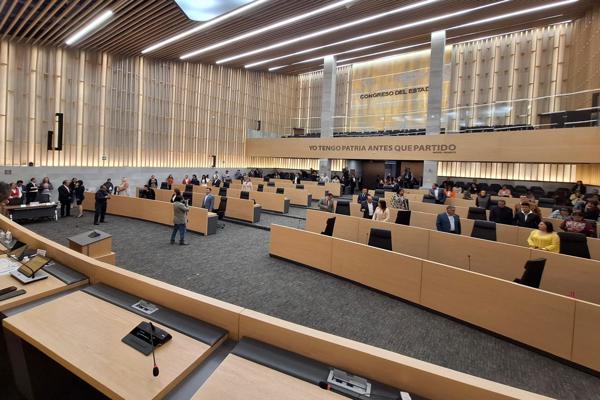 Avala Congreso del Estado reformas a la Constitución federal en materia de límite a jubilaciones y pensiones