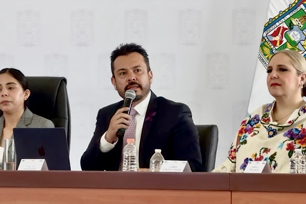 Coordinador de Gabinete califica de cínica a la oposición; descarta ecocidio por cablebús