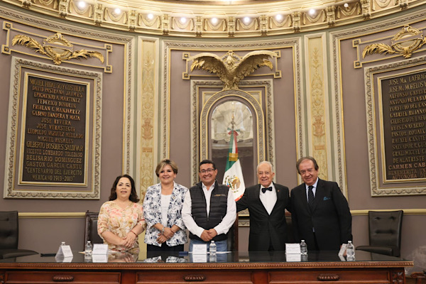Reconoce Congreso del Estado a Fernando García Limón, fundador del Club y Museo del Automóvil