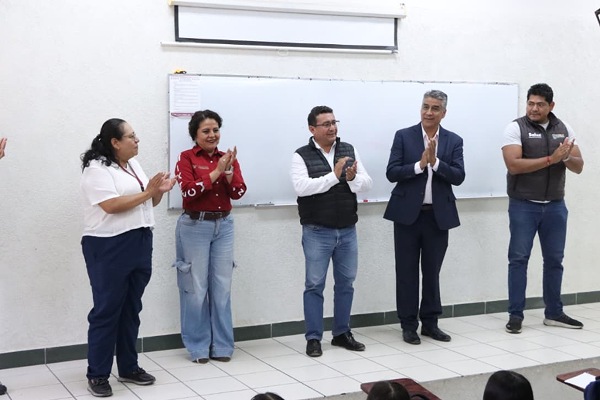 “Desde el Congreso se impulsa el marco jurídico y el presupuesto para fortalecer la educación en Puebla”: Pável Gaspar