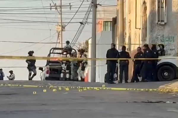 Ataque armado deja vivienda baleada y un vehículo incendiado en Lomas 5 de Mayo