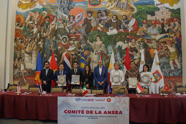 Presenta gobierno de Pepe Chedraui ventajas competitivas para la inversión a diplomáticos asiáticos