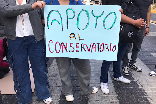 Estudiantes del Conservatorio de Música se manifiestan; denuncian falta de recursos básicos