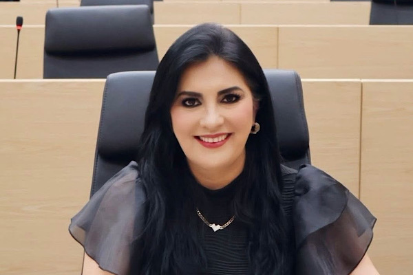 Delfina Pozos presenta exhorto para transparentar línea de crédito del Ayuntamiento de Puebla 