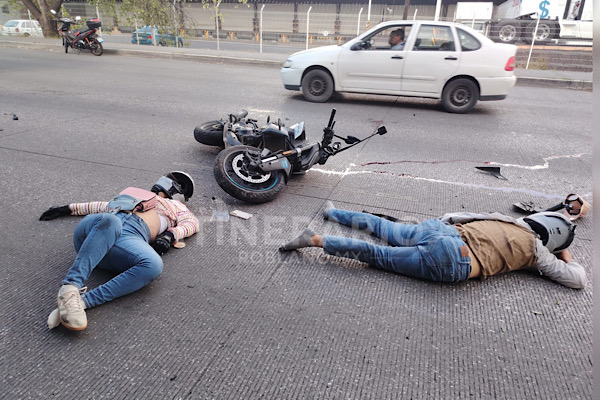 Dos mujeres motociclistas mueren tras accidente en el bulevar 18 de noviembre