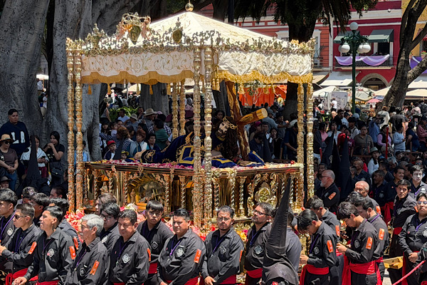 Procesión de viernes santo reúne 190 mil personas