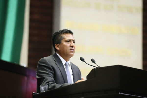 Sorprende a Armenta "destape" de Raymundo Atanacio para contender por la capital poblana