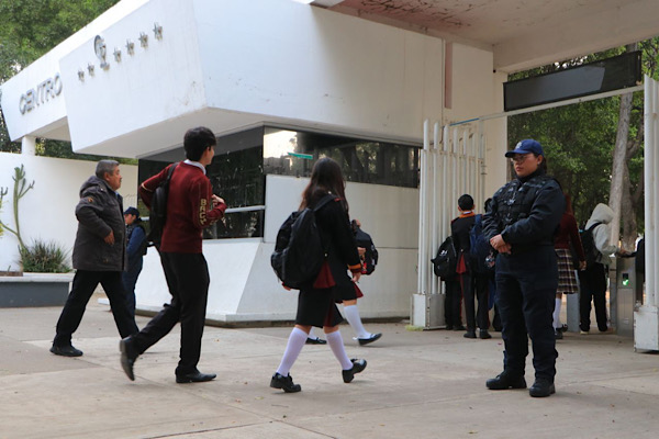Regresan a clases más de 2 millones de alumnos en Puebla
