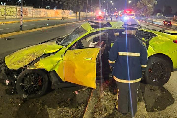 Muere una persona tras volcar su deportivo en la carretera Puebla–Tlaxcala