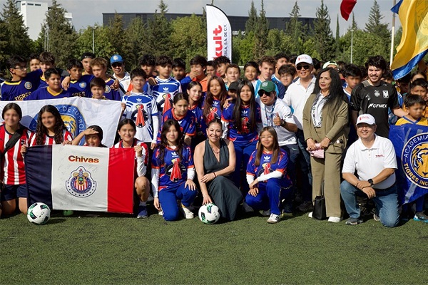 Disciplina y compromiso en juventud poblana, reconoce Laura Artemisa en Copa Yakult