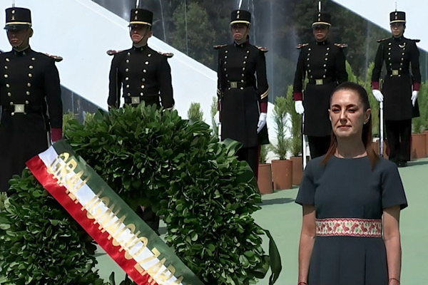 Claudia Sheinbaum toma protesta a jóvenes del Servicio Militar Nacional