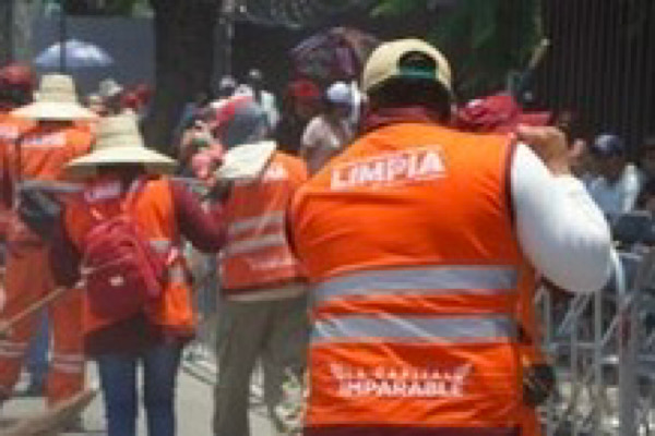“Naranjitas” protestan en el OOSL para exigir revisión a su incremento salarial