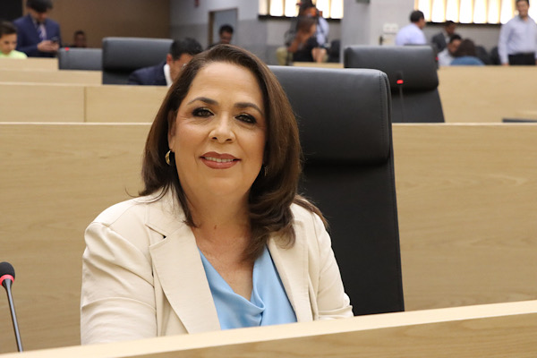 Presenta María Soledad Amieva iniciativa para garantizar atención integral a personas con albinismo en Puebla