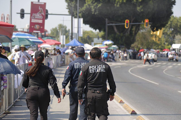 En completa tranquilidad concluye desfile conmemorativo de la Batalla de Puebla