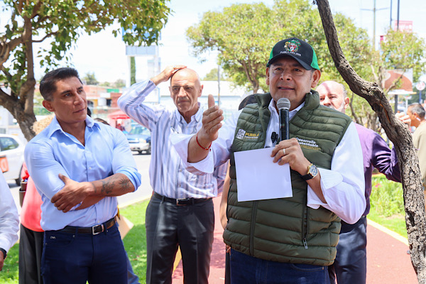 Con maquinaria propia y respaldo federal, Gobierno Estatal transforma vialidades en Puebla