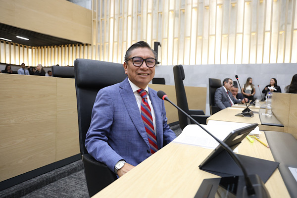 Propone diputado José Luis Figueroa reconocer la dignidad póstuma en Puebla