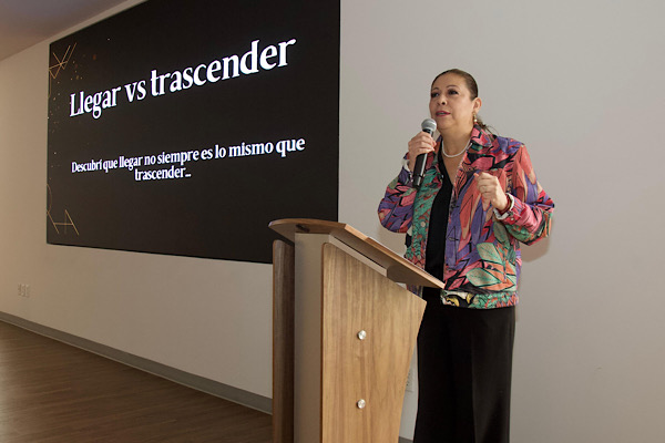 Éxito es cambiar la vida de las personas con tu actuar y trascender: Laura Artemisa