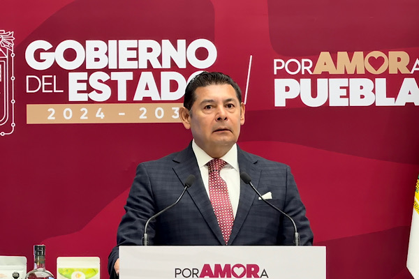 Armenta descarta privilegios, paga con su salario fotomultas de camioneta oficial