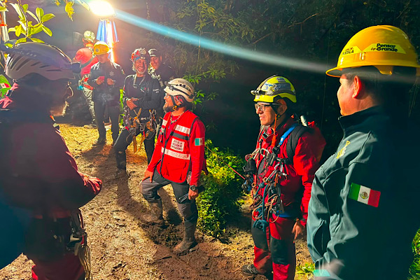 Por tercer día consecutivo se mantiene búsqueda en Gruta de Chichicazapa