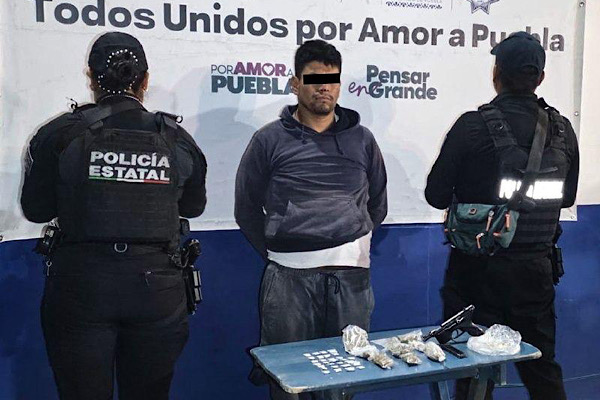 Policía Estatal detiene a hombre armado y en posesión de droga