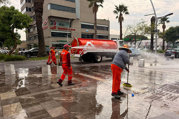 Gobierno de Pepe Chedraui efectuó labores lavado en la Avenida Juárez