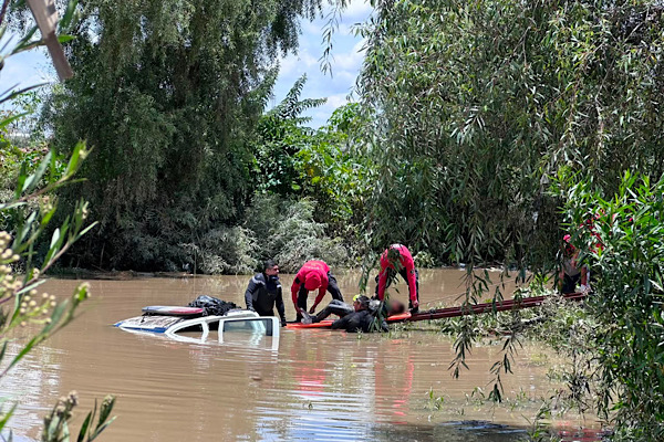 Localizan patrulla y tres cuerpos de mujeres en Santa Clara Ocoyucan