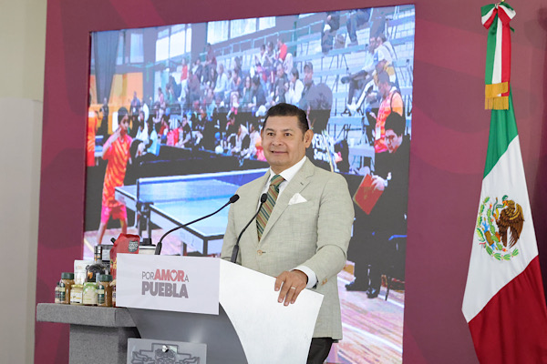 Gobernador Armenta pide a BUAP no tener rechazados