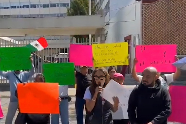 Exigen pacientes trasplantados abasto de medicamentos en el IMSS