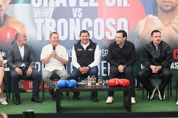 Julio César Chávez y Armenta anuncian función de boxeo contra las adicciones en Puebla