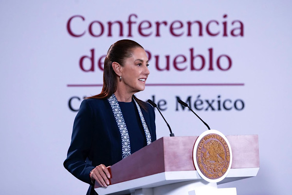 Sheinbaum anuncia la cancelación del uso de celulares en primarias y secundarias de México