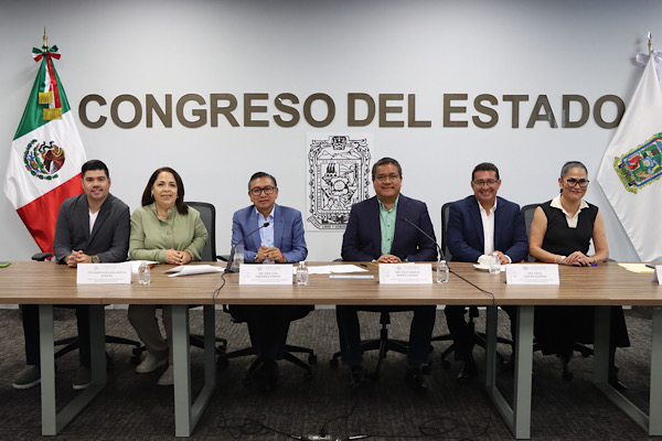 Presentan en Comisión del Congreso informe sobre del estado que guarda el expediente respecto al Ayuntamiento de Acatlán 