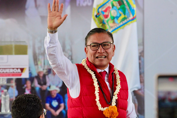 José Luis Figueroa reitera compromiso para convertir a Totimehuacan en el municipio 218