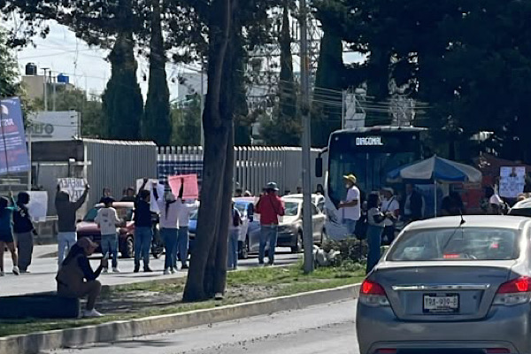 Familiares de Steven bloquean 11 sur y aseguran que es inocente