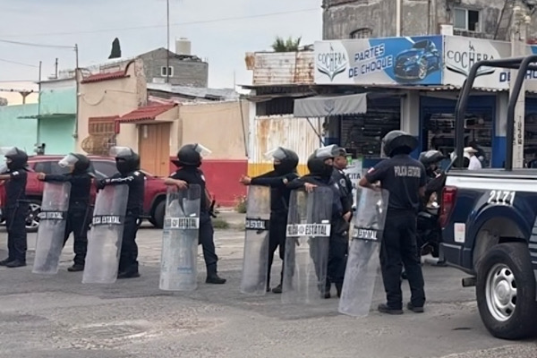 FGE realiza operativo en la 46 poniente de la ciudad de Puebla