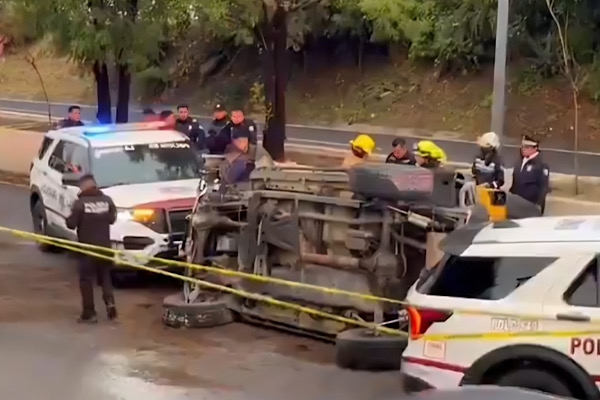 Muere hombre tras salir proyectado de un Jeep que volcó en la Recta a Cholula